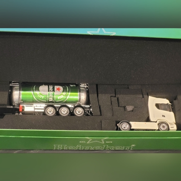 #92 Heineken limited edition can truck - Picture 3 of 6